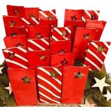 Adventskalender fertig gefüllt mit Geschenken 24...